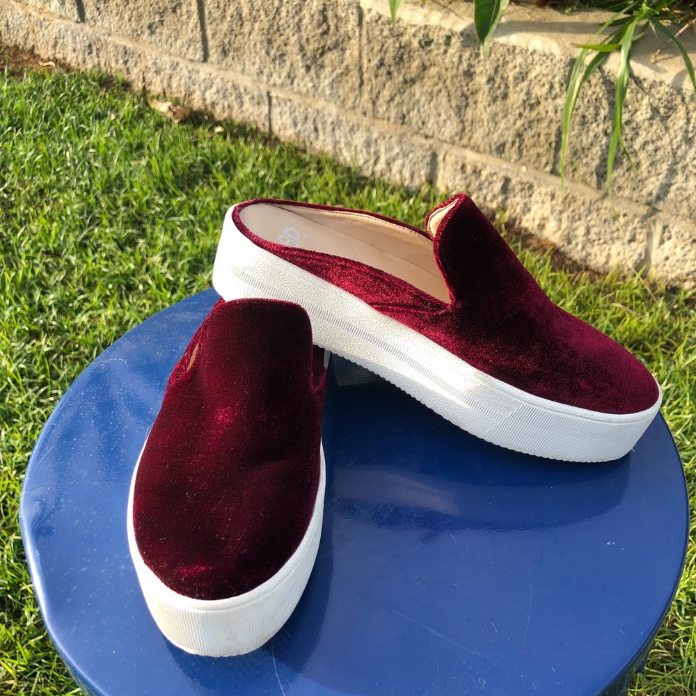 🔥BP Monika Platform Mule Velvet• LIKE NEW